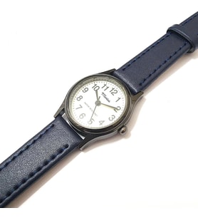 Marlas Vintage Kadın Kol Saati, Retro Tasarım, Yuvarlak, Siyah Kasa, Beyaz Kadran, Mavi Deri Kordon, Kolay Kullanım