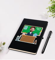 BK Gift Kişiye Özel Coğrafya Öğretmeni Karikatürlü Siyah Defter Kalem Seti - 2