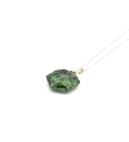 HAKİKİ DOĞAL ANYOLİT KOLYE UCU (RUBY ZOİSİT) DOĞAL TAŞ 003