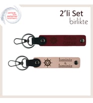 Sevdiğinizle Ortak Yönünüzü Taşıyan Set, Gemi Dümeni Tasarımlı, İsminize Özel, Bordo-Yavru Ağzı