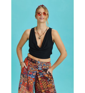 Lastikli Kolsuz Degaje Yaka Siyah Şık Crop Bluz