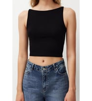 Moda Kayık Yaka Örme Slim Düz Desen Casual Günlük Crop Askılı Kol Bluz (Siyah)