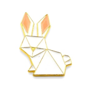 Origami Hayvan Figürü Beyaz Tavşan Geometrik Metal Yaka Çanta Süsü Rozet RZ371