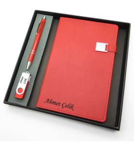 Signator® Codex  N122 Kişiye Özel Defterli Set - İsme Özel Kırmızı Kalem + İsme Özel Kırmızı Defter + İsme Özel Usb Bellek İsme Özel Kutusunda Hediyelik Set (Karışık)