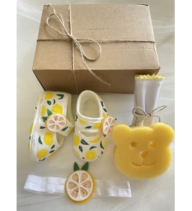 HOŞGELDİN BEBEK , YENİDOĞAN HEDİYELİK , KIZ BEBEK HEDİYE KUTUSU, BANDANALI BEBEK PATİK+BEBEK MENDİL+BANYO SÜNGERİ ,HASTANE ODASI , BABY SHOWER