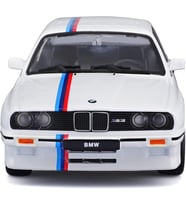 Bburago 1988 BMW 3 Series M3 1/24 Beyaz Model Araba
