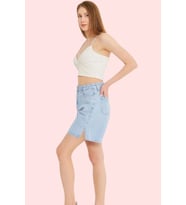 Kadın Denim Bermuda Şort Geniş Paça Düz Desen Pamuk Günlük Kullanım Yaz Aylarının Vazgeçilmezi (Açık Mavi)