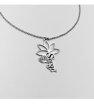 925 Ayar Gümüş Kişiselleştirilebilir Lotus Figürlü İsim Kolye (Silver)