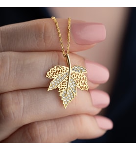 Vaoov 925 Ayar Gümüş Taşlı Çınar Yaprağı Kolye (Gold)