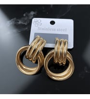 Şık ve Gösterişli Altın Renk 316L Çelik Çoklu Halka Küpe Modern Tasarımıyla Tarzınıza Zarafet Katın (Gold)