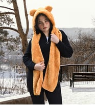Kışın Rahatlığını Yakalayın: Kapşonlu Welsoft Peluş Bere - Atkılı - Polar Boyunluk Şalı (Kahverengi)