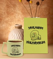 BK Gift Esprili Tasarım Serisi Sarı Sert Kapaklı Defter ve Middle Kupa Seti, Arkadaşa Hediye, Yeni İş Hediyesi, Doğum Günü Hediyesi (Model 1)