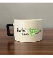 Kadınlar İnsandır, Erkekler İnsanoğlu Baskılı Kadınlar Günü Siyah Kulplu C Fincan