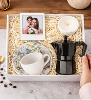 Kadınlara Özel Fotoğraflı Çerçeve Mum Moka Pot Ve Fincan Seti