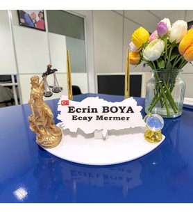 Sümen Ofis Doğal Beyaz Mermer İsimlik Haritalı Gold Çift Kalem , Adalet Terazi ve Dünya Küre