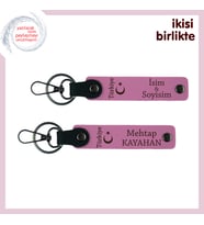 Sevgililer Günü İçin Vatan Temalı Hediye – Ayyıldız ve Türkiye Deri Anahtarlık Seti, Pembe-Pembe