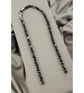 Hematit Doğal Taş Parlak Füme Kare Kesim 4x4mm Dizi [AA]