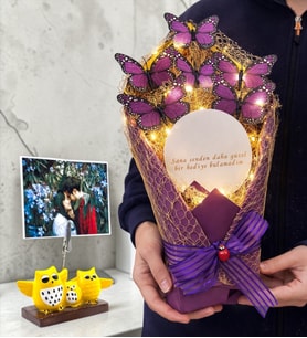 Kişiye Özel Fotoğraflı LED Işıklı Aynalı Kelebek Buketi (35 cm) – Özel Tasarım Romantik Hediye
