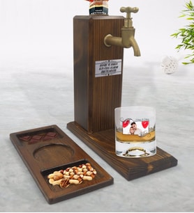 BK Gift Kişiye Özel İsimli Fotoğraflı Viski Bardağı & Musluklu Doğal Ahşap İçki Standı & Masif Ahşap Dikdörtgen Sunum Tabağı Çerezlik Hediye Seti-32