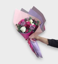 Lila Bukette Lila, Pembe, Beyaz ve Kırmızı Güller