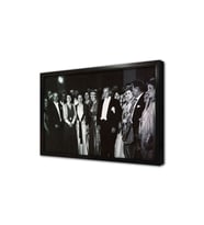 Atatürk Düğünde Poz verirken Çerçeveli Cam Tablo