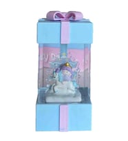 CEREN HDY0051 DİKDÖRTGEN SWEET GIFT HEDİYELİK MÜZİKLİ IŞIKLI IŞILTILI KAR KÜRESİ 12cm (PİLLİ) UNICOR