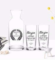 BK Gift Kişiye Özel Renkli Baskılı Bir Gün Psikolojim Tasarımlı İkili Rakı Bardağı ve Karaf Hediye Seti-1 (Model 1)