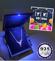 Premium Işıklı Kutusunda 925 Ayar Gümüş Kolye Farklı Modeller Doğum Günü Hediyesi İyi Ki Doğdun (Model 3)