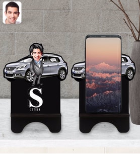 BK Gift Kişiye Özel Plakalı Erkek Peugeot 2008 Karikatürlü Ahşap Biblo Telefon Standı-1