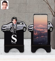 BK Gift Kişiye Özel Plakalı Erkek Peugeot 2008 Karikatürlü Ahşap Biblo Telefon Standı-1