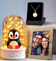 Kişiye Özel Ahşap Fotoğraf Çerçeveli Penguenli LED Işıklı Fanus ve Tasarım Kolye Hediye Seti