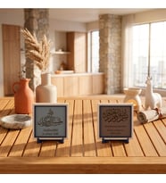 Mimari Kitaplıklar, Çalışma Masaları ve Aydınlık Odalar İçin Tevekkül Simgesi Tasarımı ve Özel Deri Besmele Takımı 10x10 cm, Açık Kahve - Kül Gri
