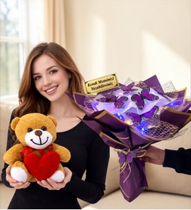 Kişiye Özel Renkli Led Işıklı Mor Kelebek Buketi ve Kalpli Peluş Ayıcık