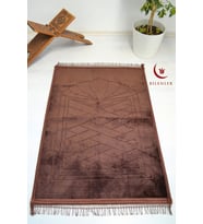 Peluş Seccade - 80x120 cm - Ekstra Konforlu - Yumuşak ve Geniş Ölçülü (Kahverengi)