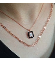 Siyah Mineli Baget Taşlı Kolyesi (Rose - Gold)