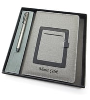 Signator® Codex  N131 Kişiye Özel Defterli Set - İsme Özel Gri Kalem + İsme Özel Gri Defter  İsme Özel Kutusunda Hediyelik Set (Karışık)