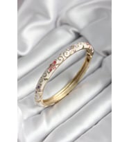Mineli Pirinç Beyaz Çiçek Desenli Gold Renk Kadın Kelepçe (çap 60 mm)