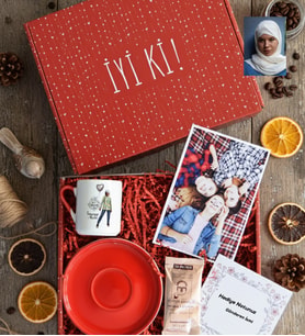 Kişiye Özel Karikatürlü Cute But Capricorn Oğlak Burcu Hediye Kutusu - Kişiye Özel Türk Kahvesi Fincanı, Türk Kahvesi 6 Gr, Fotoğraf 1 Adet Doğum Günü Hediyesi