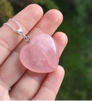 Kadın Pembe Kuvars Kalp Hediyelik Doğal Taş Kolye