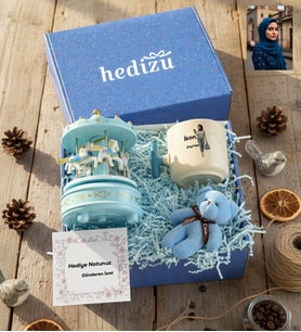 Kişiye Özel Karikatürlü İkon Hediye Kutusu - Kişiye Özel T Kupa, Atlı Karınca Müzik Kutusu, Peluş Anahtarlık Doğum Günü Hediyesi