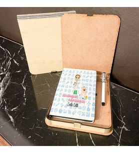 Yenidoğan Hemşiresi Ahşap Kutulu Defter Kalem Set 001