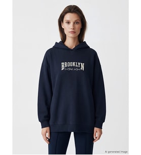 LCW Modest Lacivert Kapüşonlu Brooklyn Baskılı Kadın Sweatshirt Tunik