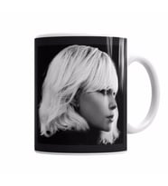 Atomic Blonde Kupa Bardak Porselen