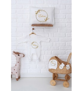 Pia Baby Premium %100 Pamuk İsme Özel Yenidoğan Kız Bebek Tulumlu Hediye Seti 5049-07 (Ekru)