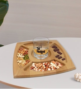 BK Gift Kişiye Özel The Husband Tasarımlı Viski Bardağı ve Doğal Masif Ahşap 4 Bölmeli Sunum Tabağı Çerezlik Hediye Seti-1
