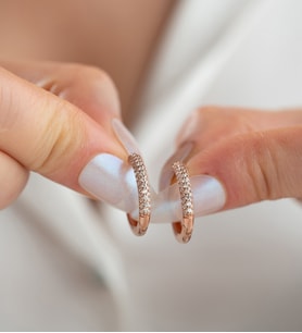 925 Ayar Gümüş Rose Kaplama 18 Mm Zikron Taşlı Halka Küpe