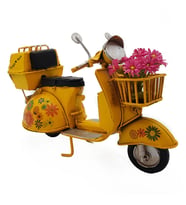 Kişiye Özel Dekoratif Metal Vintage Sepetli Çiçekli Vespa Scooter