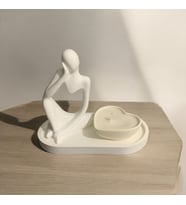 OVAL TEPSİLİ DÜŞÜNEN ADAM VE KALP MUM (Beyaz)