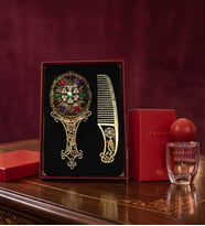 Klasik Güzellik Hediye Kutusu (Rebul Scarlet EDP 50 ml & Vintage Ayna Tarak Seti)