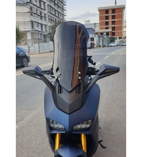 MOTOCAM Yuki Huracan 250 Ön Cam 2022-2026 Model 62cm Siyah Renkli 4mm